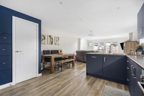 142 Camp Road, Upper Heyford, Bicester, OX25 5AG