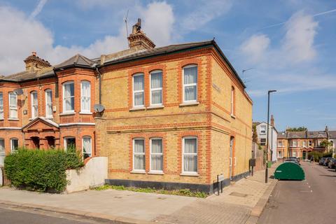 3 bedroom end of terrace house for sale, Thornbury Road, Brixton Hill, London, SW2