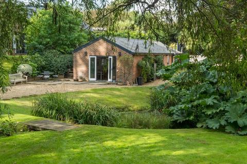 2 bedroom detached bungalow to rent, Main Road , Horringford