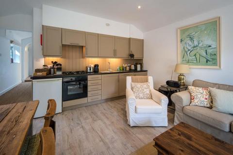 2 bedroom detached bungalow to rent, Main Road , Horringford