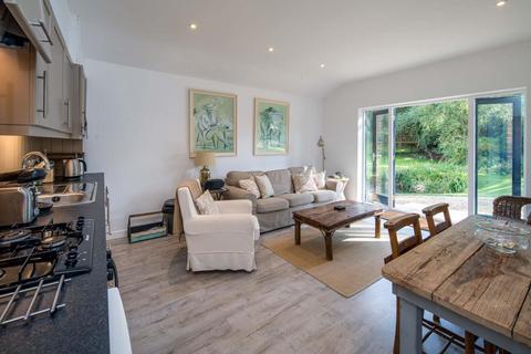 2 bedroom detached bungalow to rent, Main Road , Horringford
