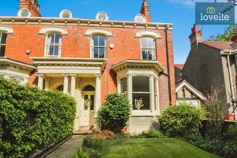 5 bedroom end of terrace house for sale, Abbey Road, Grimsby DN32