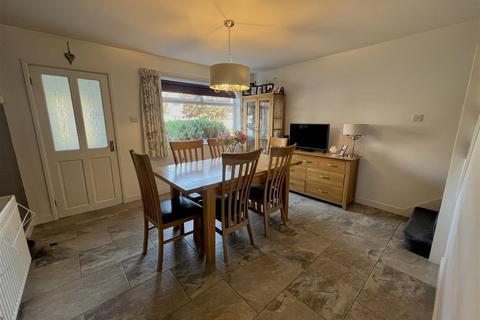 undefined, Larchwood Close, Sale