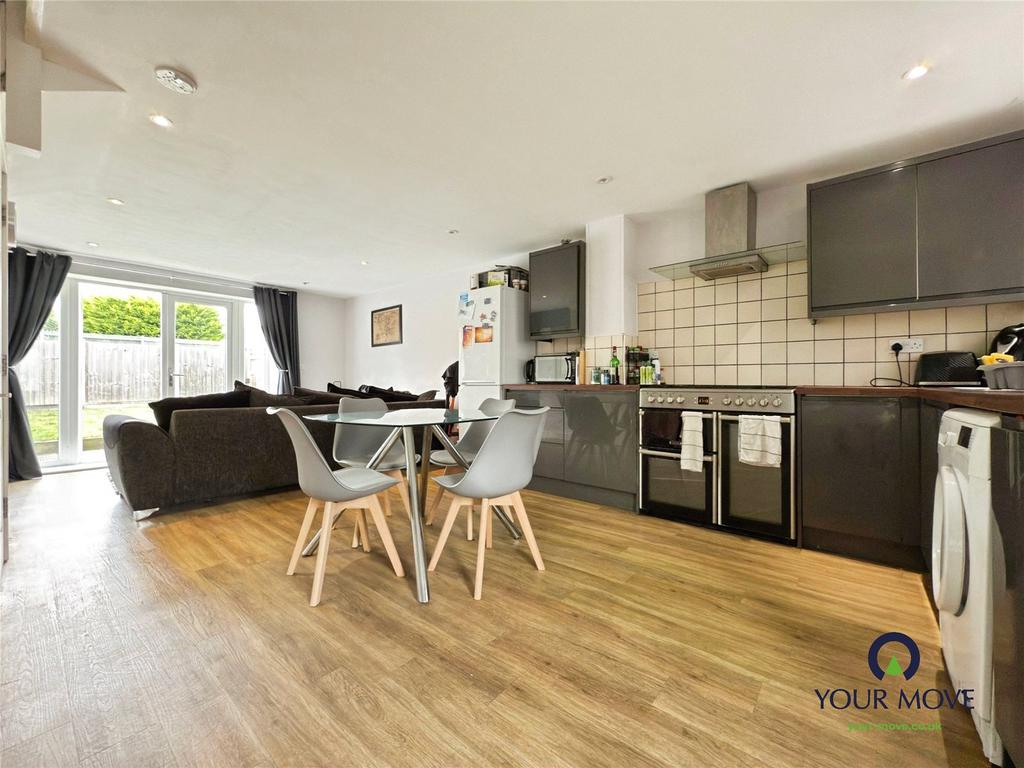 Kitchen/Dining Area