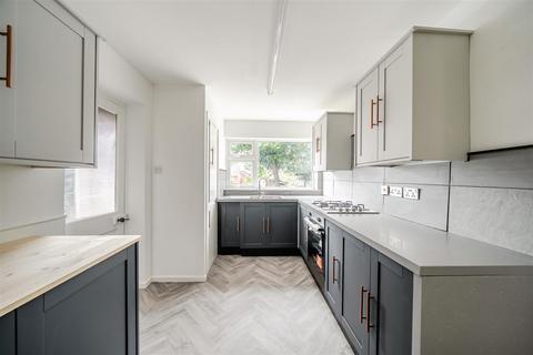 3 bedroom semi-detached house for sale, Lyndhurst Drive, Kidderminster