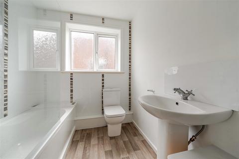 3 bedroom semi-detached house for sale, Lyndhurst Drive, Kidderminster
