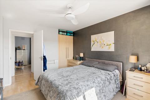 3 bedroom flat for sale, Bembridge House, 1 Iron Mill Road, London