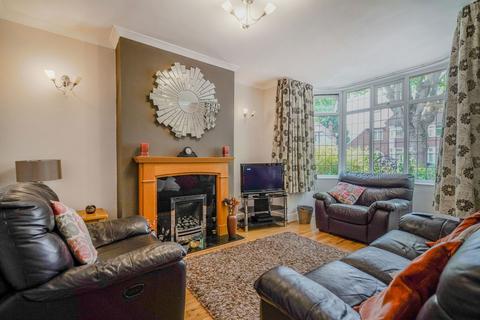 15 Ferndale Road, Birmingham, B28 9AU