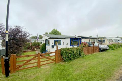 2 bedroom detached bungalow for sale, Humberston Fitties, Humberston