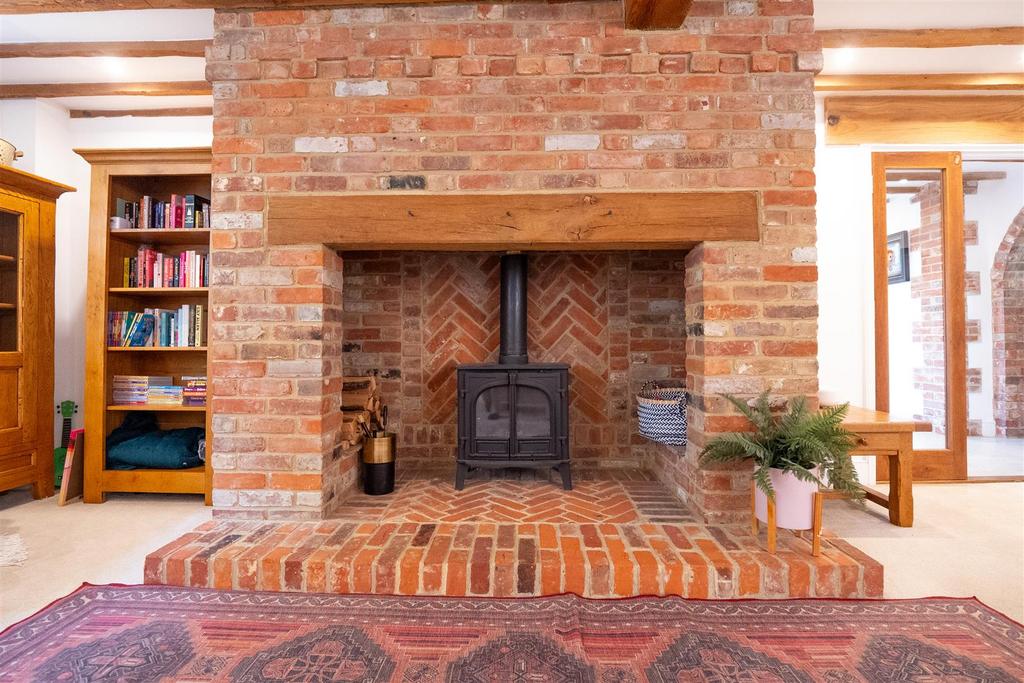 Sitting Room..jpg