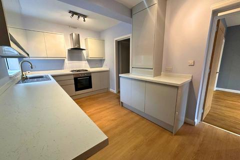 4 bedroom detached house to rent, Holdale Road, Nottingham
