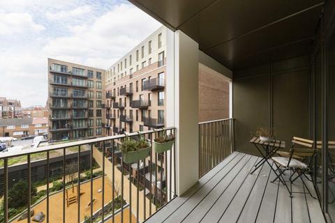 1 bedroom flat to rent, Tapestry Way, London E1