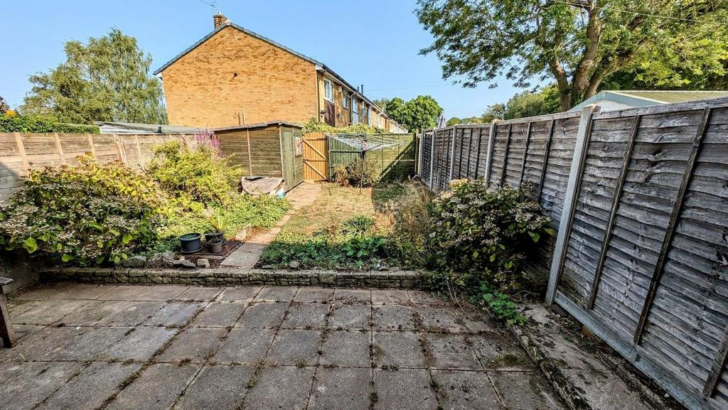 5 Sunningdale rear garden 1.jpg