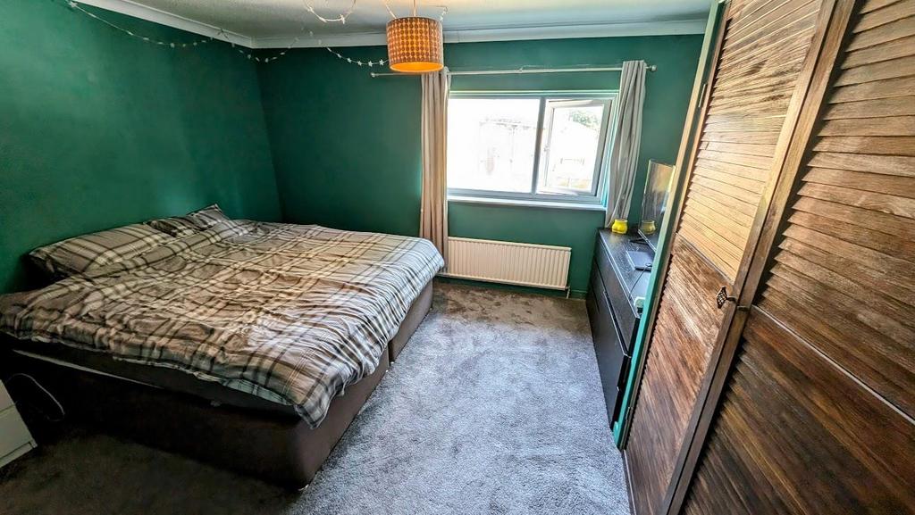 5 Sunningdale bedroom 1 2.jpg