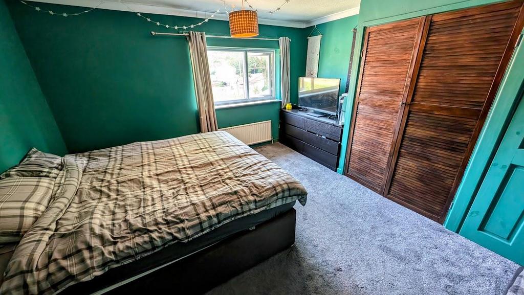 5 Sunningdale bedroom 1.jpg