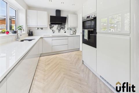22 Stubbin Close, Rawmarsh, Rotherham, S62 7DQ