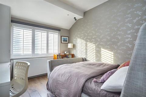 5 bedroom house to rent, Hertford Avenue, London SW14