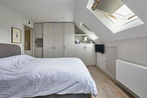 5 bedroom house to rent, Hertford Avenue, London SW14