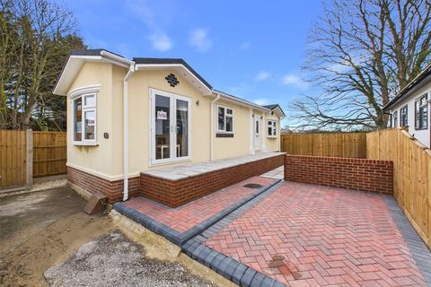 2 bedroom park home for sale, Orchard Park, Hayden Road, Cheltenham, Gloucestershire, GL51