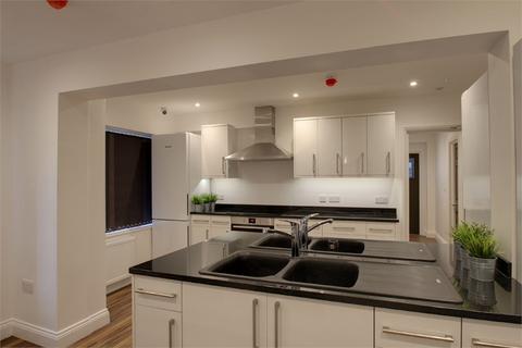 House of multiple occupation to rent - Church Street, Burnham SL1
