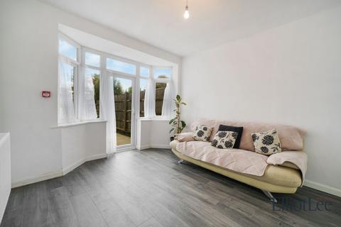 undefined, Burns Avenue, Southall UB1