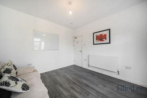 undefined, Burns Avenue, Southall UB1