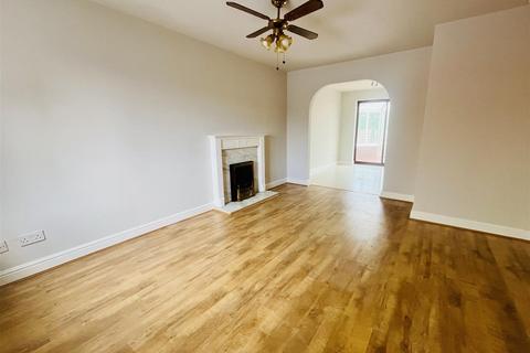 24 Appletree Way, Sherburn In Elmet, Leeds, LS25 6DQ