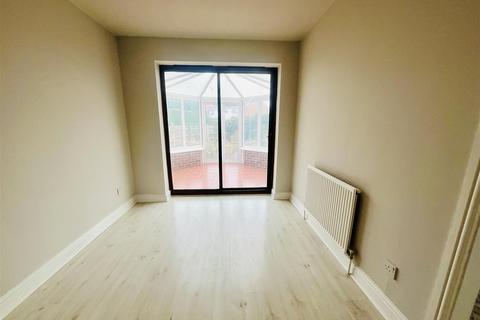 24 Appletree Way, Sherburn In Elmet, Leeds, LS25 6DQ