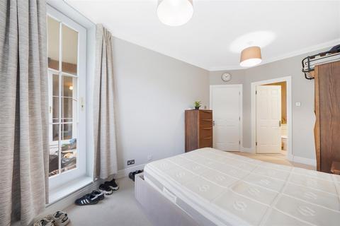 2 bedroom apartment for sale, Chapman Square, SW19
