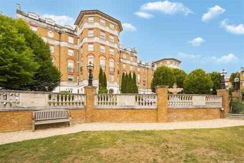 2 bedroom apartment for sale, Chapman Square, SW19