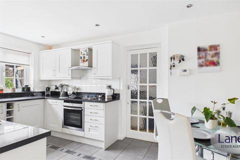 4 bedroom detached house for sale, Park Lane, Cheshunt
