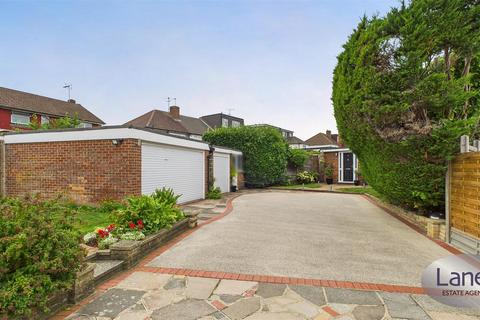 4 bedroom detached house for sale, Park Lane, Cheshunt