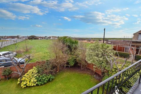 6 bedroom detached house for sale, Park Road, Canvey Island SS8