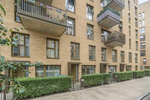 3 bedroom flat for sale, Moorhen Drive, London NW9
