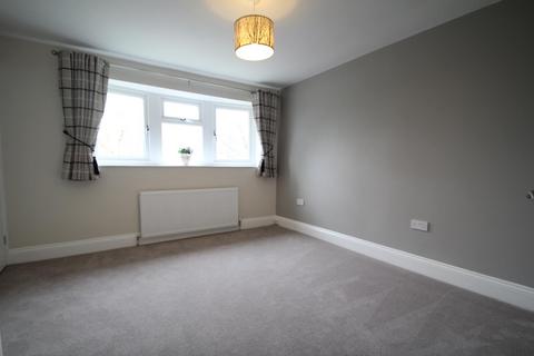 2 bedroom terraced house to rent, Station Gardens, Wetherby, West Yorkshire, LS22