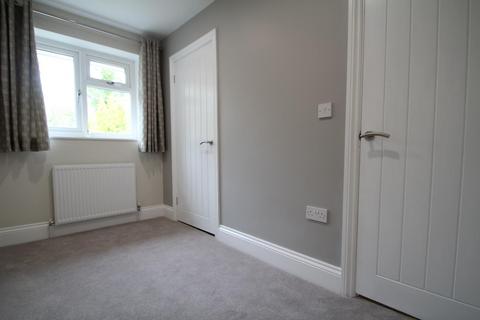 2 bedroom terraced house to rent, Station Gardens, Wetherby, West Yorkshire, LS22