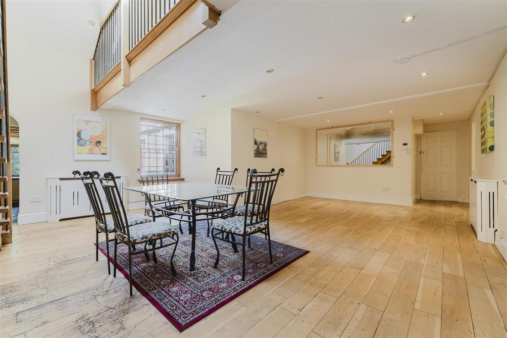 24 Osterley Recp.jpg