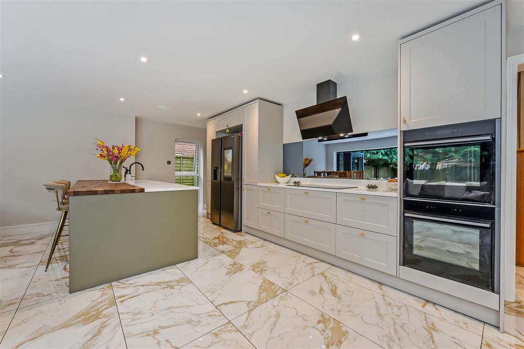 Sketch Ph5 5323864.jpg