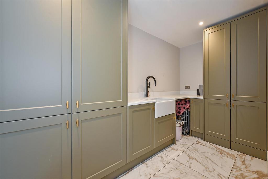 Sketch Ph7 5323871.jpg