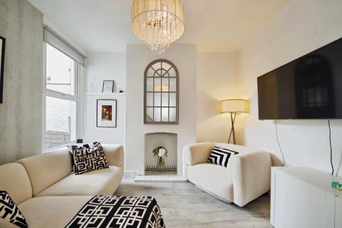 1 bedroom flat for sale, Midland Terrace, London NW10