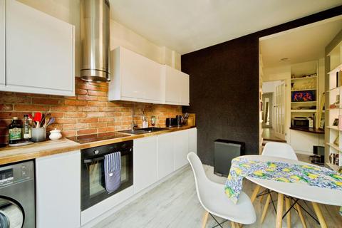 8a Midland Terrace, London, NW10 6DR