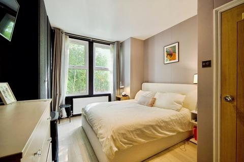 8a Midland Terrace, London, NW10 6DR