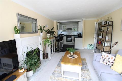 1 bedroom flat for sale, Egypt Esplanade, Cowes PO31