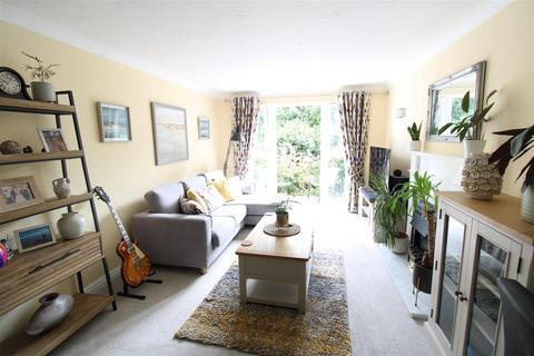 1 bedroom flat for sale, Egypt Esplanade, Cowes PO31