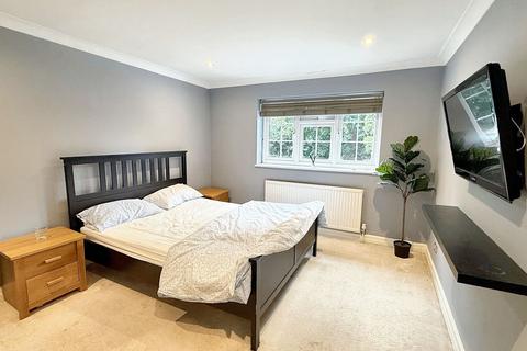 Linden Avenue, Ruislip HA4