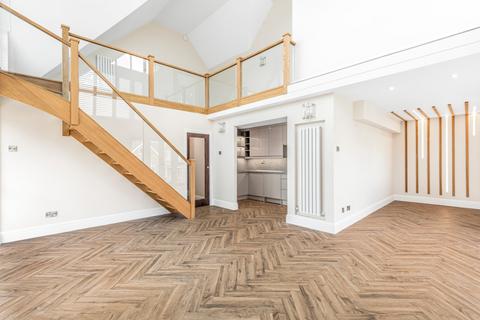 undefined, Thames Close, Hampton, Middlesex, TW12