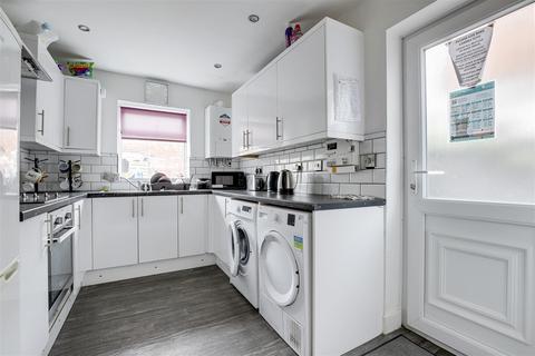 5 bedroom terraced house for sale, Portland Road, Hucknall NG15