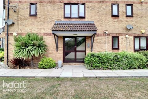 1 bedroom flat for sale, Messant Close, Harold Wood