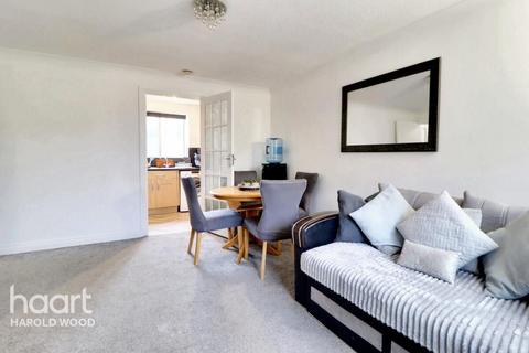 1 bedroom flat for sale, Messant Close, Harold Wood