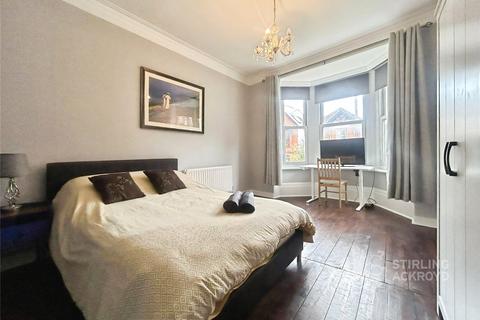 2 bedroom apartment to rent, Farnham Road, Guildford, Surrey, GU2